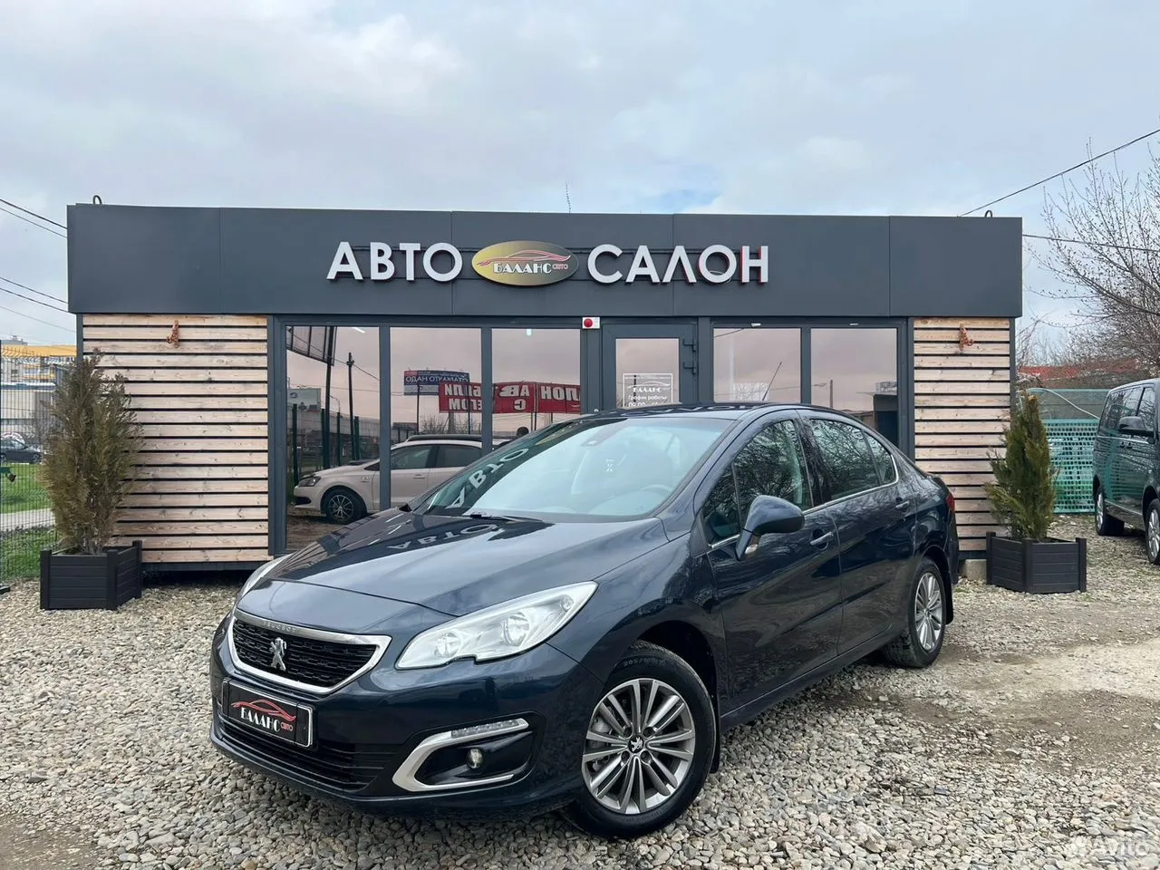 Peugeot 408
